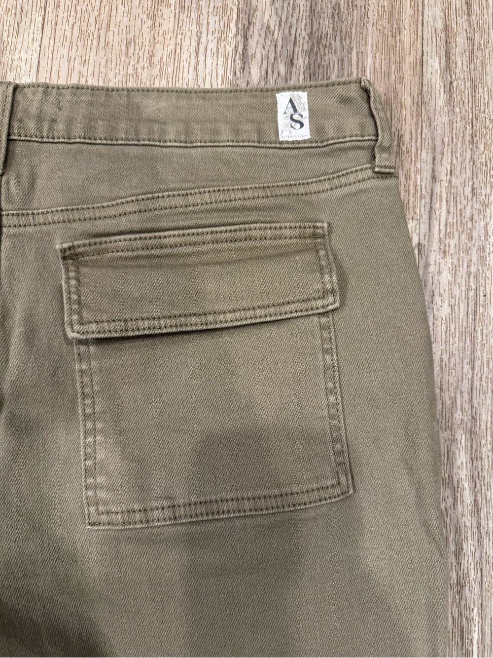 Altar'd State Military Green Baggy Wide-Leg Utility Cargo Pants - Picture 7 of 9